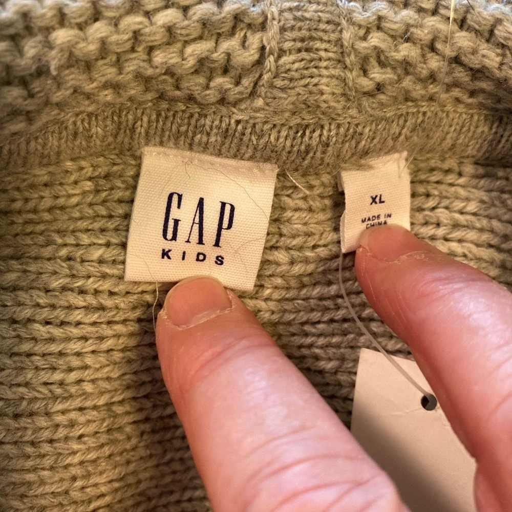 NWT Gap - Girls gray cable knit poncho with faux fur hood, Size: XL